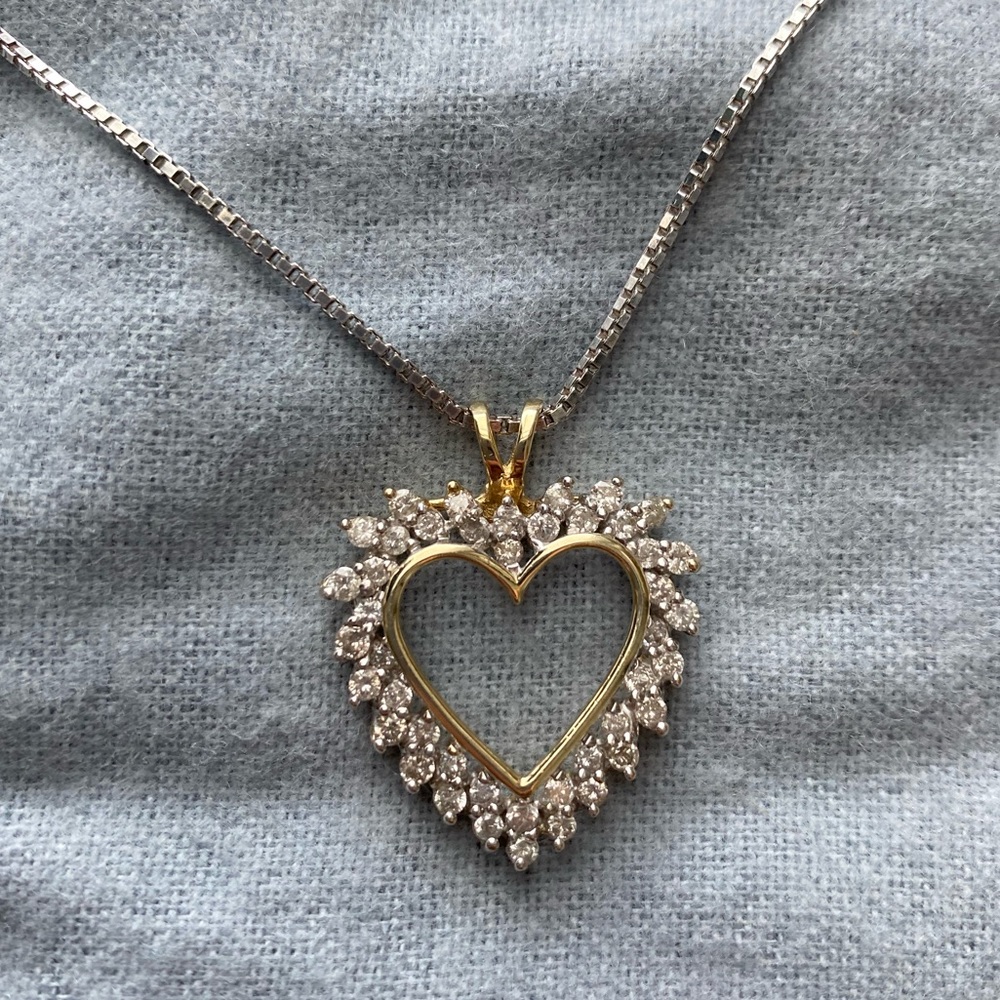Diamond heart necklace in 14k gold